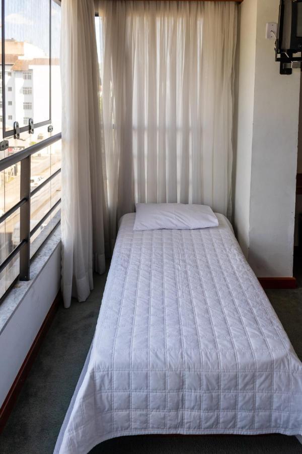 Hotel Blumenau Tower By Castelo Itaipava Exterior foto